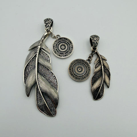 Pendant “Feather”