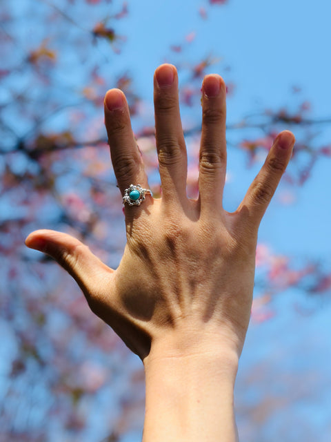 純度の高いターコイズを贅沢にあしらったシルバー925製リングを発売します