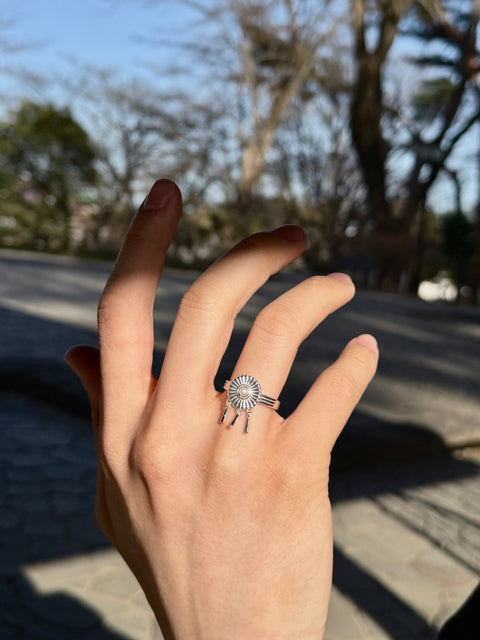 ミャオ族の銀飾りをモチーフとした新作リング発売！