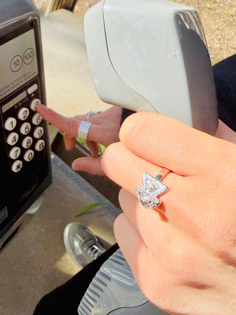 2つの三角形と唐草模様をあしらったデザインリングをリリース！