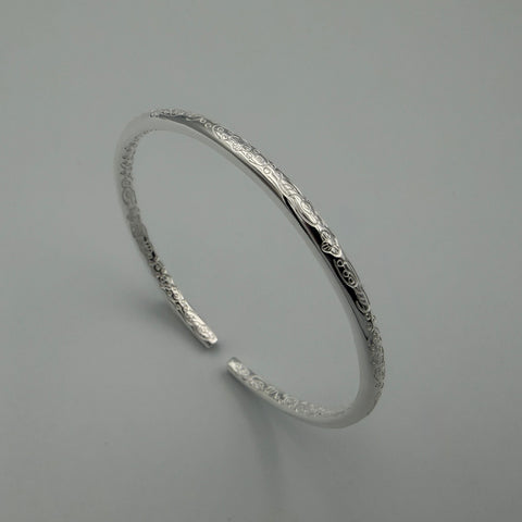 Flower Pattern Bangle