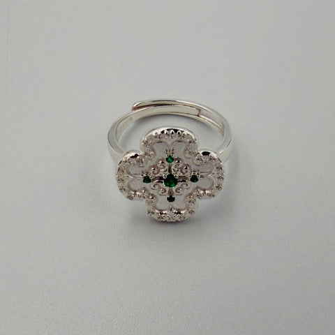 Clover Ring