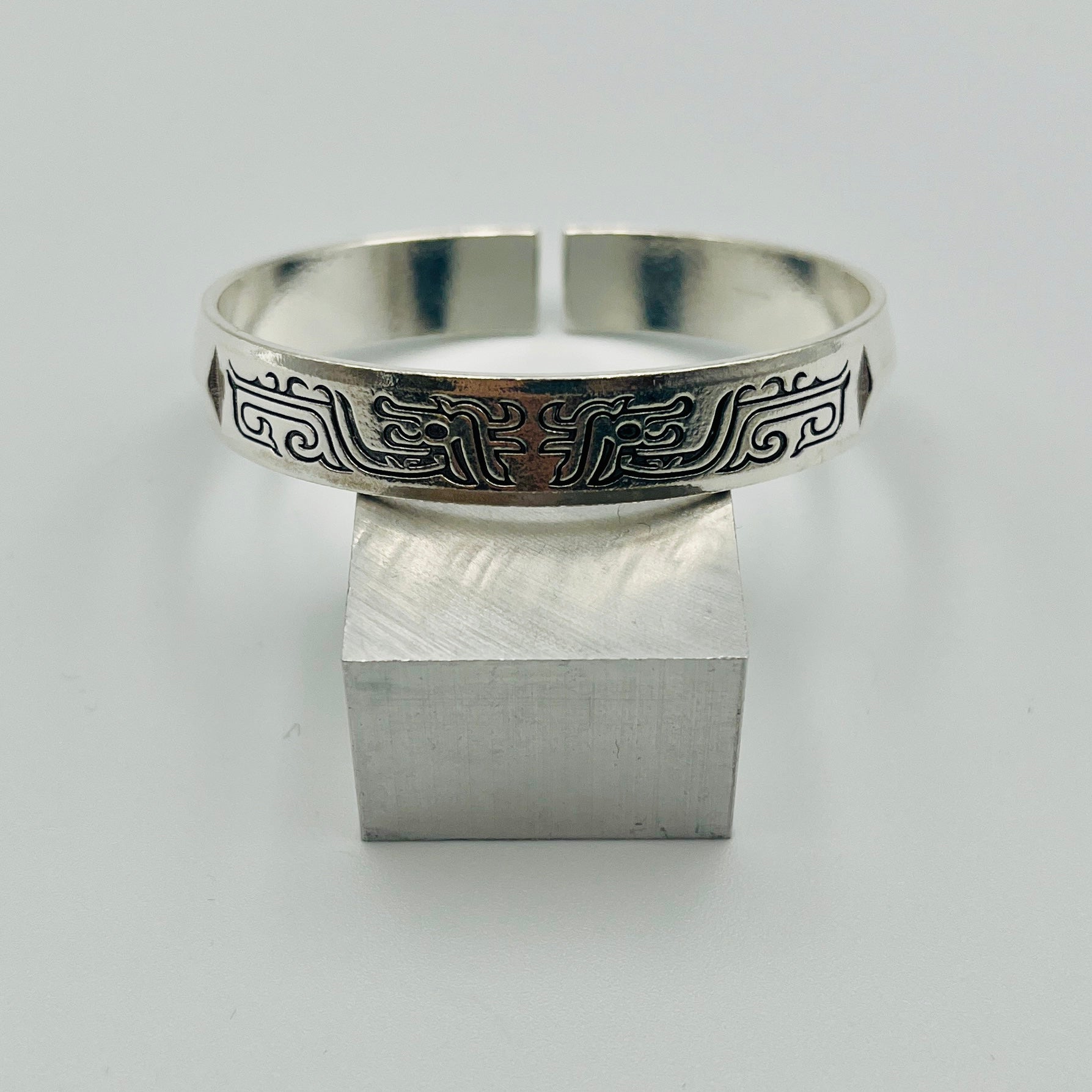 Dragon” Bangle – CRAFT TALES
