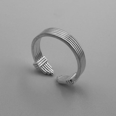 Hands Ring