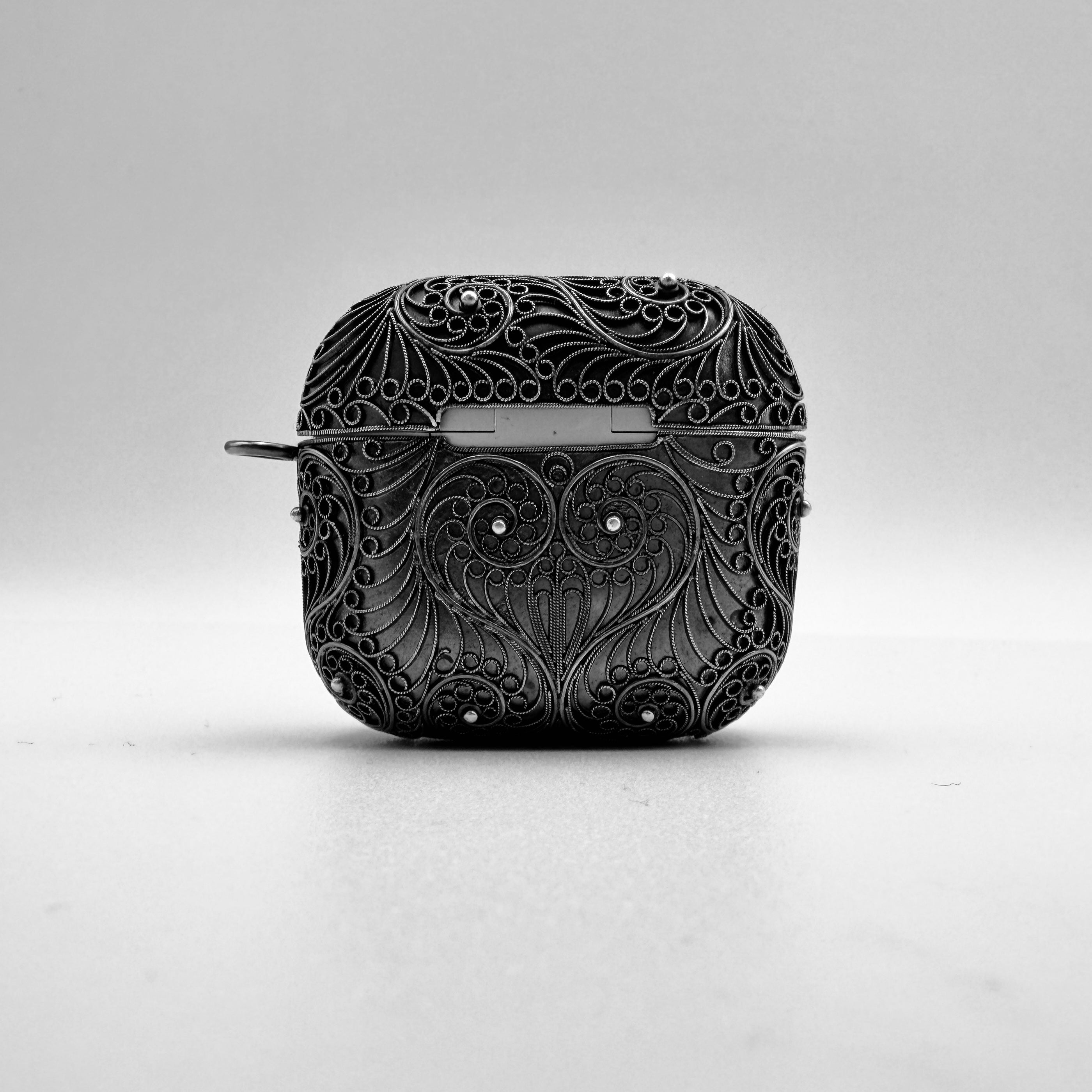 Silver Case for AirPods 4 (Mark 1) – CRAFT TALES