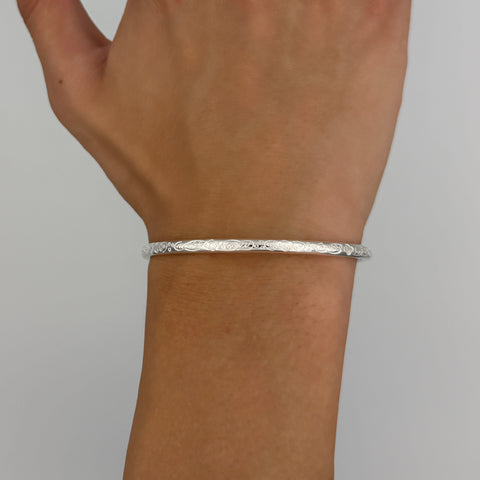 Flower Pattern Bangle