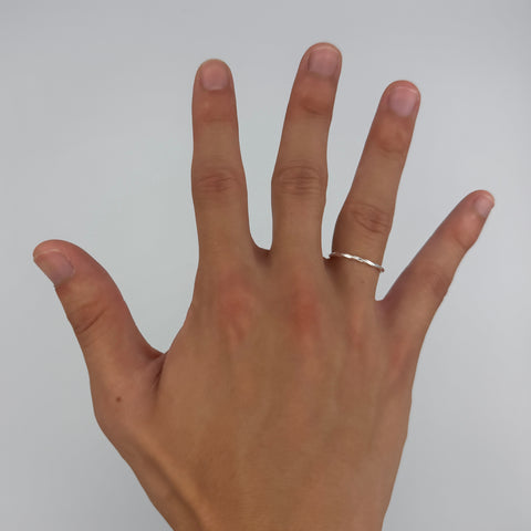 Slim Twist Ring